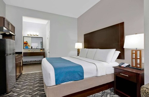 Pleasanton Hotel | Studio 6 Pleasanton, TX