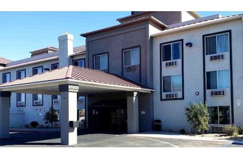 Hesperia Hotel | Studio 6 Suites Hesperia CA West Main Street I 15