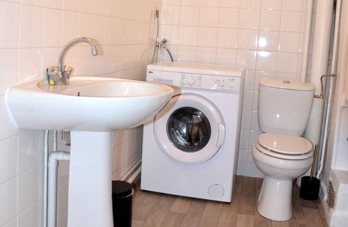 Chambon-sur-Voueize Apartment | Studio Apartment 'Au Bord De L'eau'