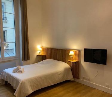 Bonne-Nouvelle Apartment | Studio Bonne Nouvelle