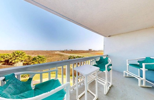 Old Town Condo | Studio Condo in Town, Near Beach, Shared Pool and Hot Tub