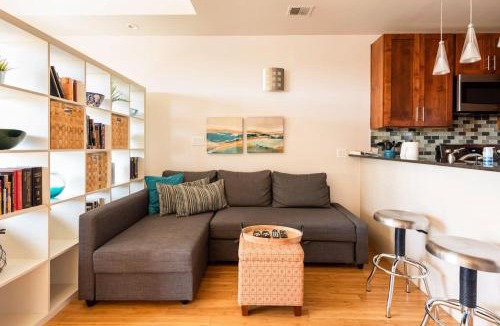 Central East Austin Apartment | Studio nr Town Lake and E6th w Balcony by Austin Vacay