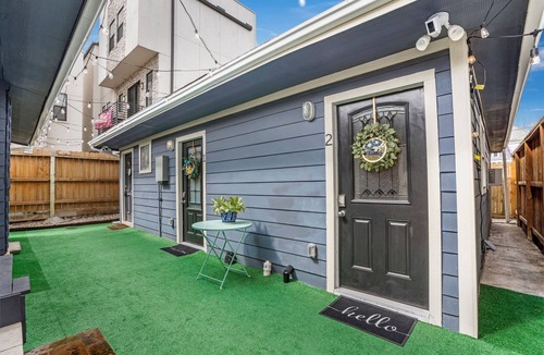 Washington Ave./ Memorial Park Apartment | Studio1 in Houston's Heart: Heights-Downtown-Montrose