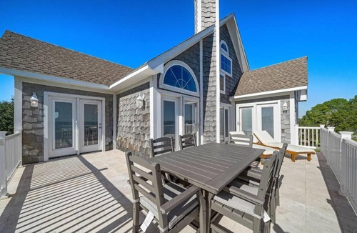 Shoreacres House | Stunning bayfront home with spacious deck and incredible Galveston Bay views