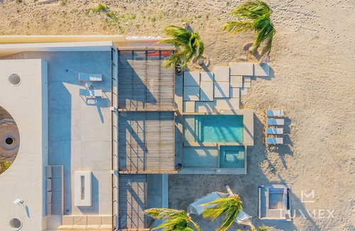La Ribera Villa | Stunning New Beachfront Villa, staff available upon request