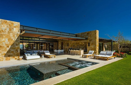 Los Zacatitos Villa | Stunning Ritz-Carlton Reserve Villa, Steps to Beach — Chef & Butler Incl.