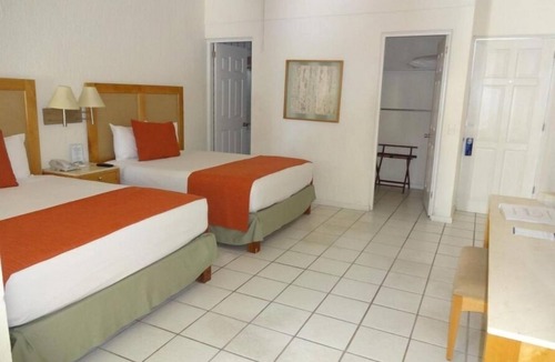 Campo de Golf Fonatur Hotel | Stylish 1BR Condo with Outdoor Pool