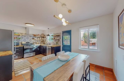 Highland Business House | Stylish 2bd/1ba + Office & Yard