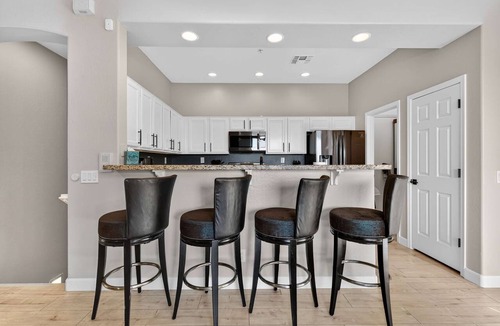 Talon Retreat Condo | Stylish 2BR and 2BA Private Condo Getaway
