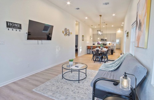 Denver Heights Cottage | Stylish 3br/2ba Urban Retreat Near Lively Downtown