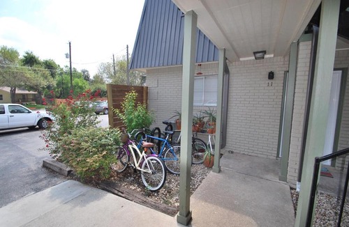 South Lamar Apartment | Stylish Austin Condo