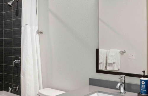 Civic District Resort | Stylish Austin Escape Near Music, Dining & Spacious 1BR Resort Stay