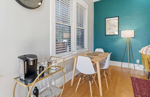 West University House | Stylish, Bright 1BR Retreat w/Patio – Easy Trolley to UA/Downtown