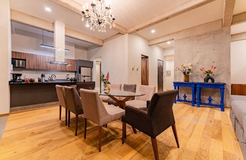 Colonia Roma Condo | Stylish Haven w/Balcony Steps to Jazz Bar & Cafes