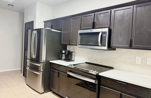 South Arlington House | Stylish home II > Entertainment District> AT&T stadium, Six Flags & UTA