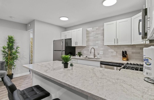 Clarksville Apartment | Stylish Studio Downtown Evonify