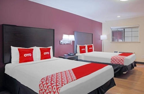 McAllen Hotel | Stylish Unit Close To Mall - Outdoor Pool, Pets Welcome, Free Parking