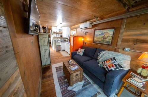 Canyon House | Stylishly Renovated Train Sunsets for miles near I27, WTAMU and Palo Duro Canyon