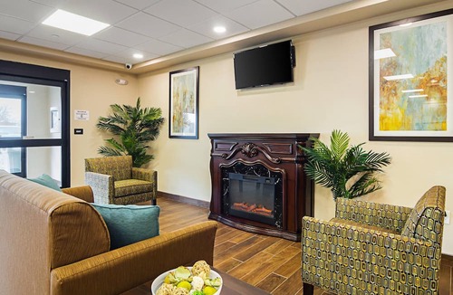Monaca Hotel | Suburban Studios Monaca - Pittsburgh