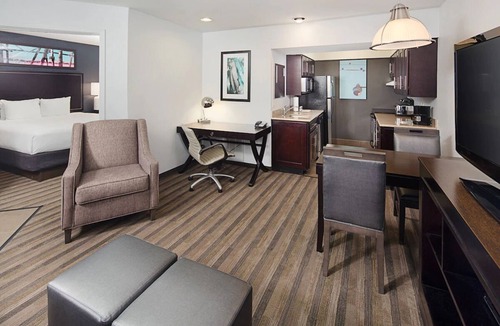 Las Colinas Hotel | Suite 1BR King, Hyatt House Dallas, Pool Access, Near the Airport, Pets Welcome