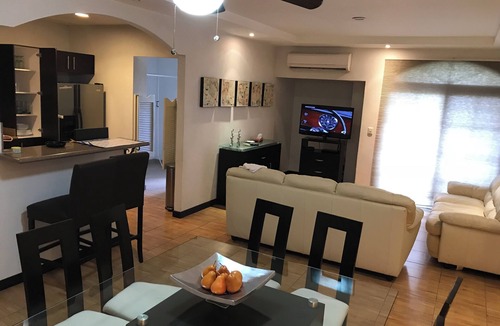 San Pedro Garza Garcia Apartment | Suite F, 2BR/2BA in San Pedro Garza García, Centrito Valle