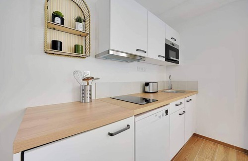Vanves Apartment | Suite Raphaël #4- Rooftop & Air Conditioning