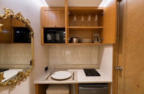 San Pedro Garza Garcia Apartment | Suite Rubí Red Room | Prime Location in Centrito Valle