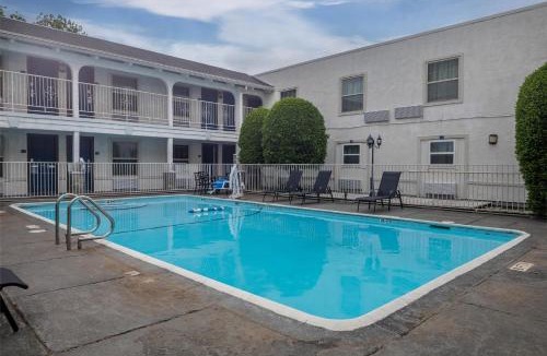 Dallas Design District Hotel | Suites Dallas TX Downtown