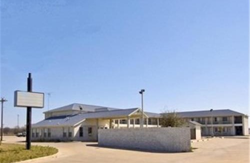 Hempstead Hotel | Summit Inn Hempstead