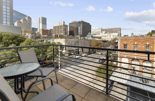 Downtown Austin Apartment | Sunset Loft on 5th St