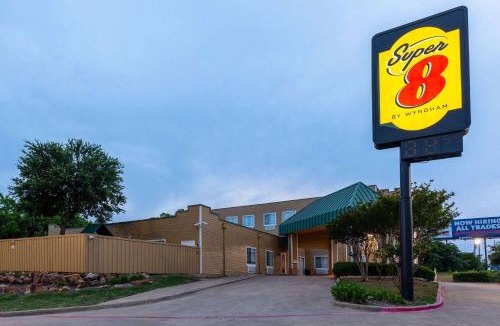 Garland Hotel | Super 8 by Wyndham Garland Rowlett East Dallas Area