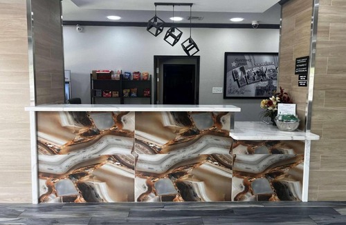 Pasadena Hotel | Super 8 by Wyndham Pasadena