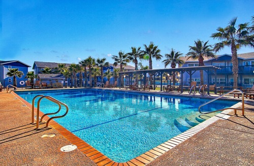 Port Aransas Condo | Super cute first floor unit at fabulous Sea Isle Village!