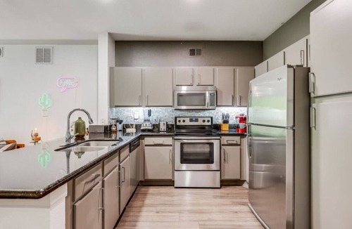 Bouldin Apartment | Super Stylish, Spacious, Fun and Best Location!