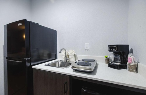 Channelview Hotel | SureStay by Best Western Channelview-Baytown West