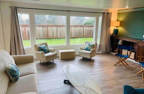 Smith River House | Surfside Beach House near Ancient Redwoods
