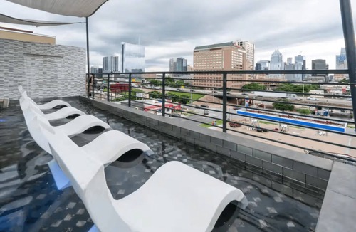 East Cesar Chavez House | Swanky Townhome
