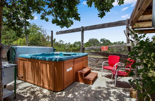 Dripping Springs Apartment | Swing On Inn- Suite Thyme
