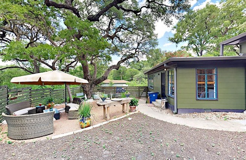 South River City House | Tastefully Remodeled Travis Heights Bungalow - 2 Miles to Downtown