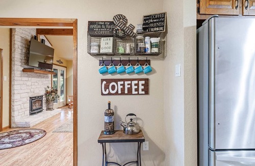 Dripping Springs House | Tawnya’s Secret Hideaway | 20-Mile Views