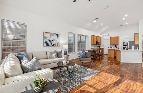 Richardson House | TCH - Spacious 4bd/2ba in Richardson w/Ofc & Yard