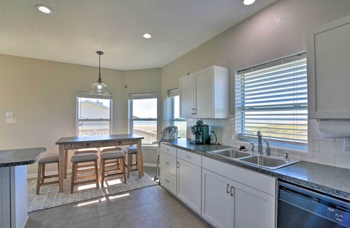 Terramar Beach House | Terramar Beach & Pool Access: West Galveston Home!