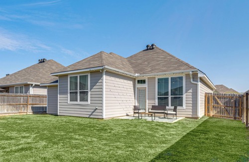Bryan House | Texas A&M Game Day Hub: Family Retreat w/Yard