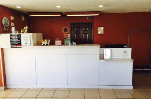 Lufkin Hotel | Texas Inn and Suites Lufkin