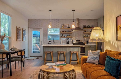 Chestnut House | The Backyard Bliss - 4BR Heated Pool & Ping Pong