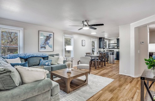 Granbury Hotel | The Baker House