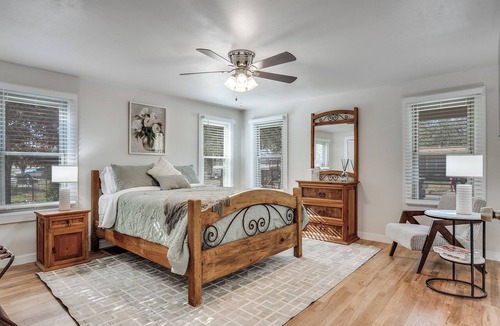 Granbury Hotel | The Baker House