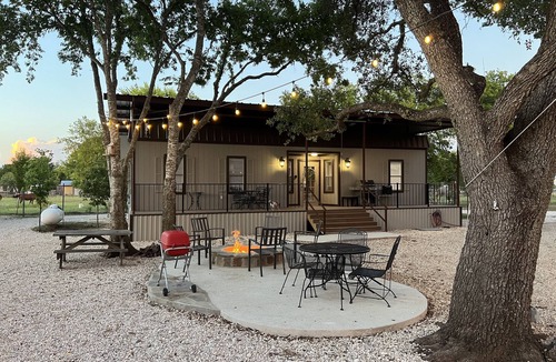 Bulverde House | The Barndeaux Guest House - 3 BR/3BA, Bulverde, TX