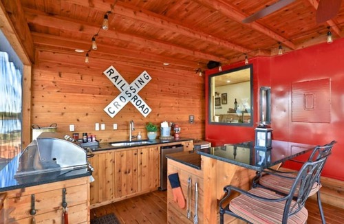 Baird House | The Belle Plain Caboose is a secluded romatic stay with great fishing!