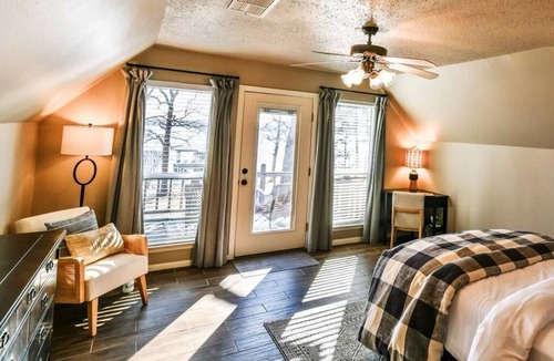 Cherokee County House | The best of lake living; 3/2+Loft; Open water and large yard